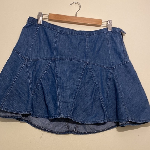 Gap 1969 Oceanside blue denim mini skirt . Size 29/8 . - Picture 2 of 9